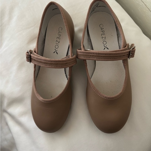 Capezio Other - Capezio Kids Tan Mary Jane Shoes